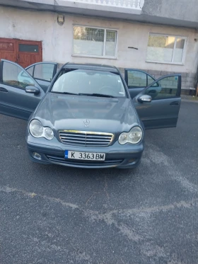 Mercedes-Benz C 200, снимка 9
