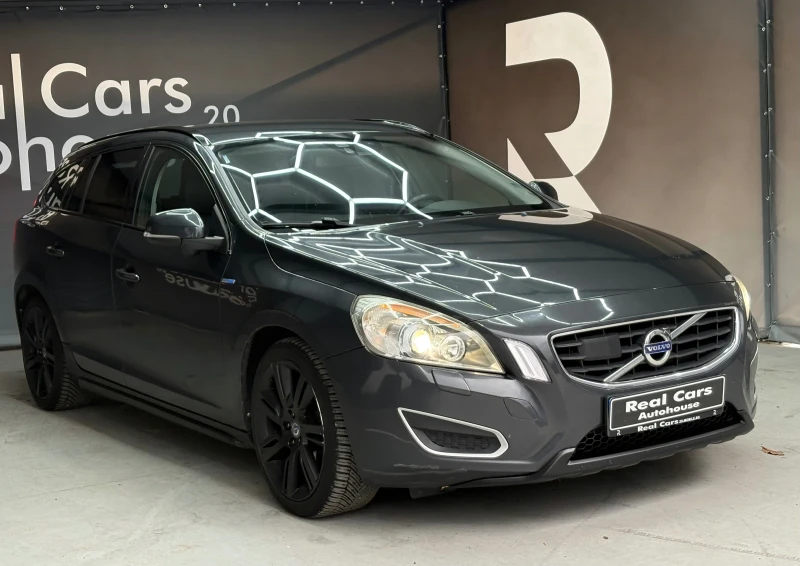 Volvo V60 2.0d, снимка 1 - Автомобили и джипове - 47464225