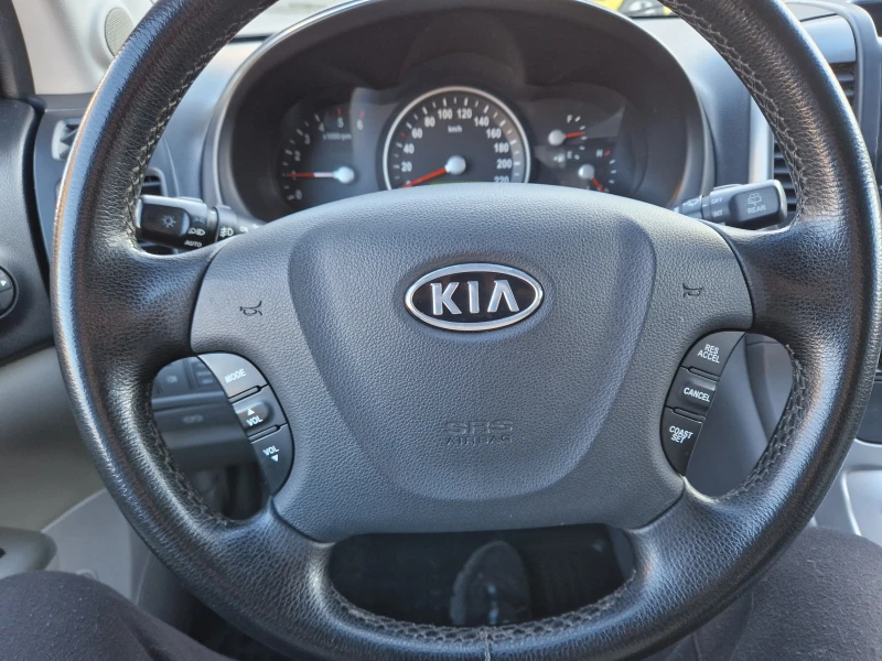 Kia Carnival 7 места, снимка 12 - Автомобили и джипове - 49131603