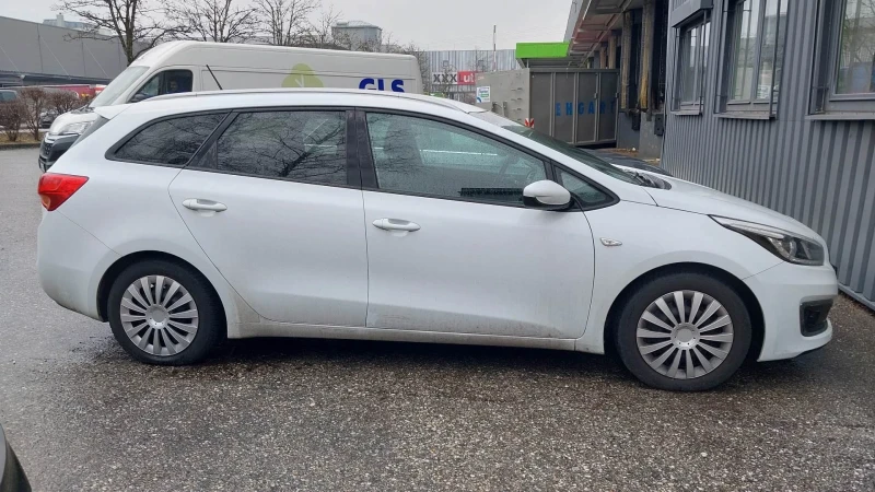 Kia Ceed 1.6 CRDI, снимка 4 - Автомобили и джипове - 49214467