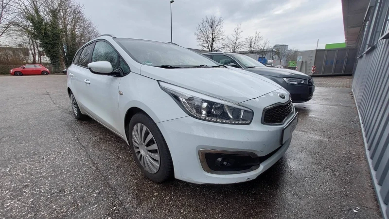 Kia Ceed 1.6 CRDI, снимка 3 - Автомобили и джипове - 49214467