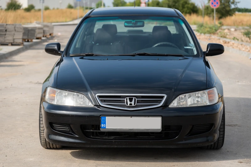 Honda Accord 1.8 VTEC, снимка 1 - Автомобили и джипове - 49557190