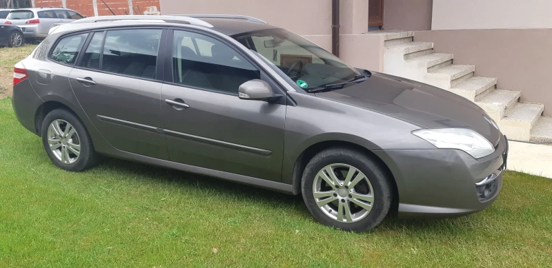 Renault Laguna 2.0 Бензин-140кс, снимка 2 - Автомобили и джипове - 52566646