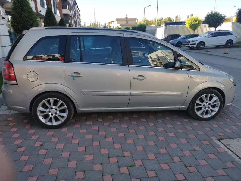 Opel Zafira, снимка 4 - Автомобили и джипове - 52326241