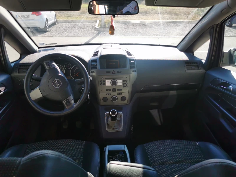 Opel Zafira, снимка 8 - Автомобили и джипове - 52326241
