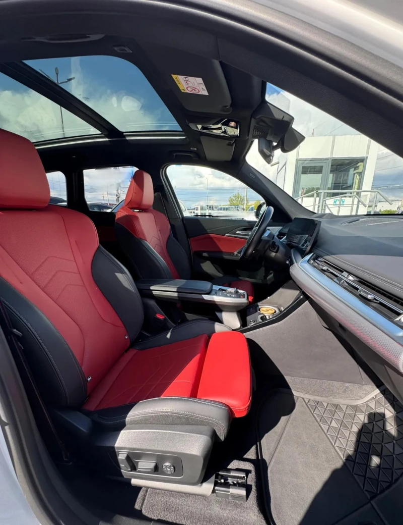 BMW iX1 xDrive30, снимка 12 - Автомобили и джипове - 52403943