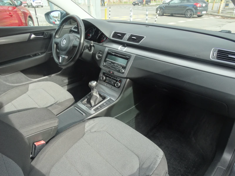 VW Passat 1.6 - 105 k.s., снимка 13 - Автомобили и джипове - 52549426