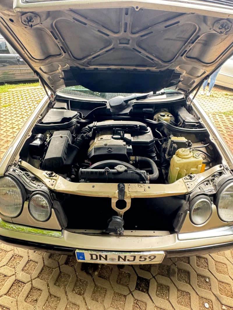 Mercedes-Benz E 230, снимка 12 - Автомобили и джипове - 52897816