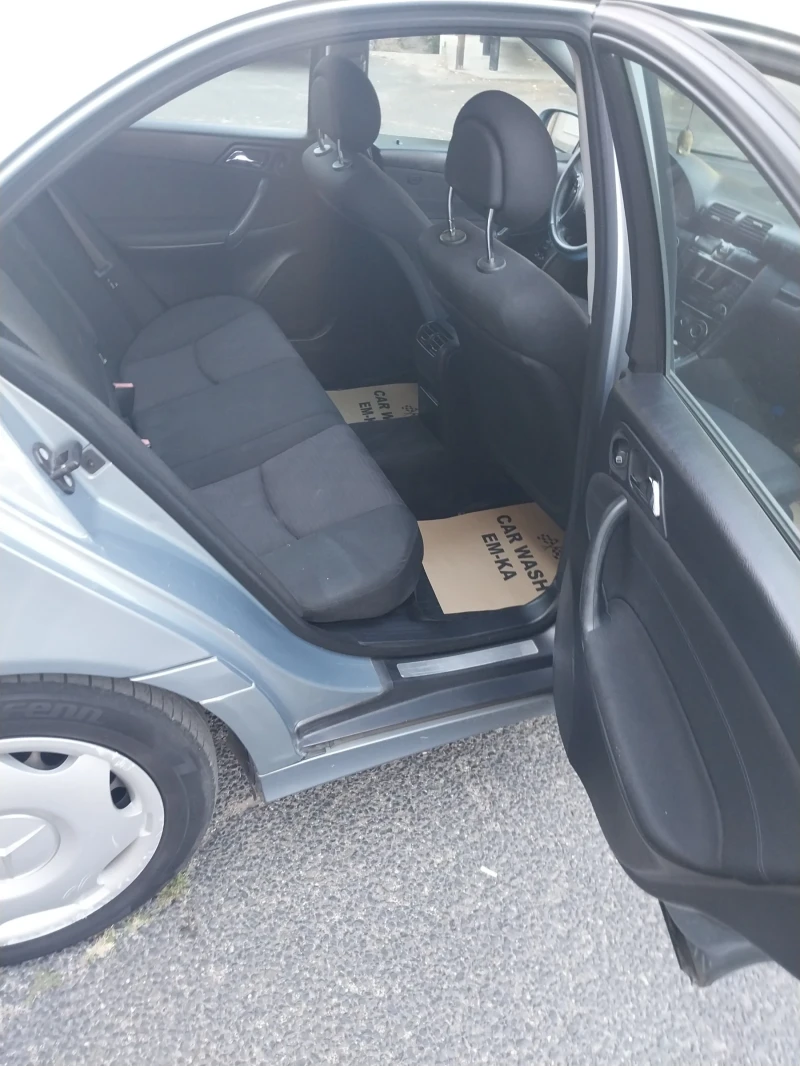Mercedes-Benz C 200, снимка 6 - Автомобили и джипове - 53051933