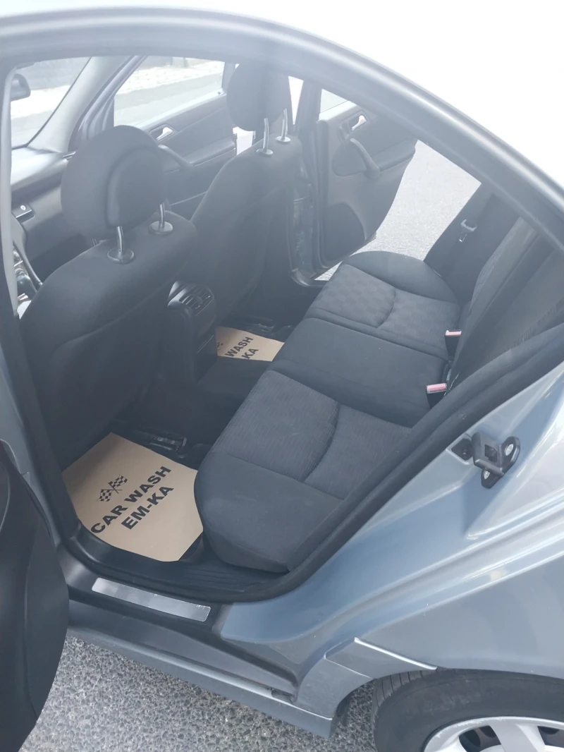 Mercedes-Benz C 200, снимка 8 - Автомобили и джипове - 53051933