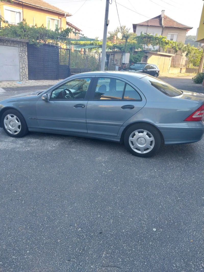 Mercedes-Benz C 200, снимка 3 - Автомобили и джипове - 53051933