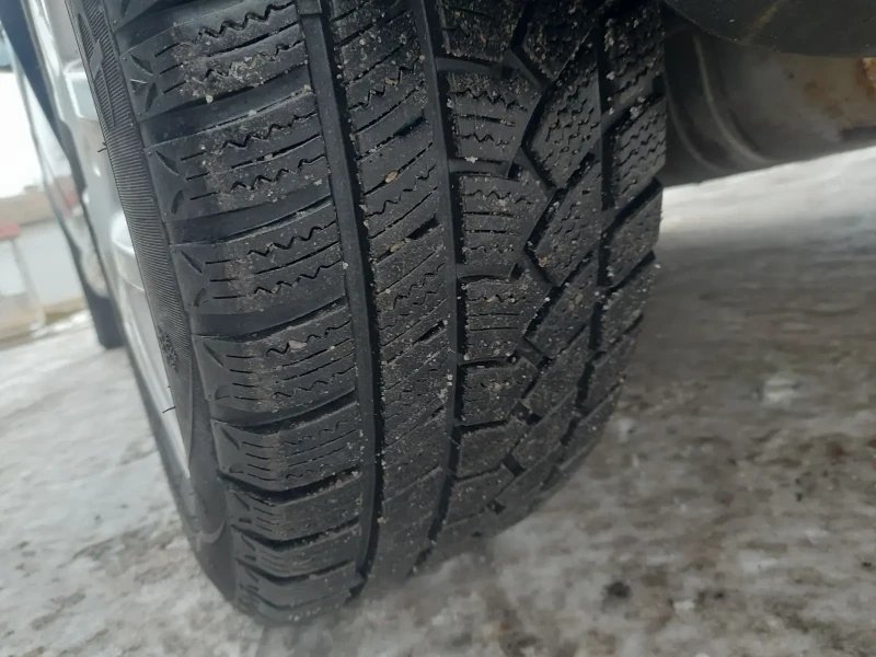 VW Golf 1.9TDI, снимка 9 - Автомобили и джипове - 53231420