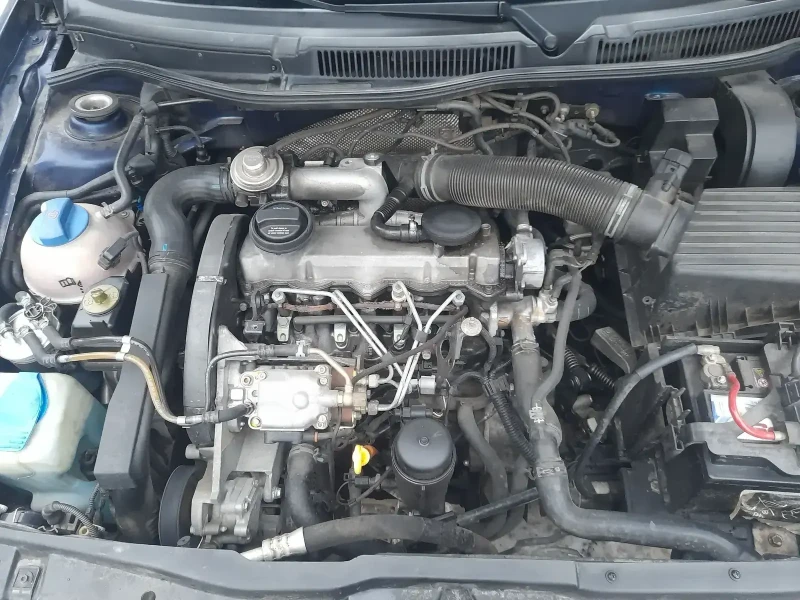 VW Golf 1.9TDI, снимка 8 - Автомобили и джипове - 53231420