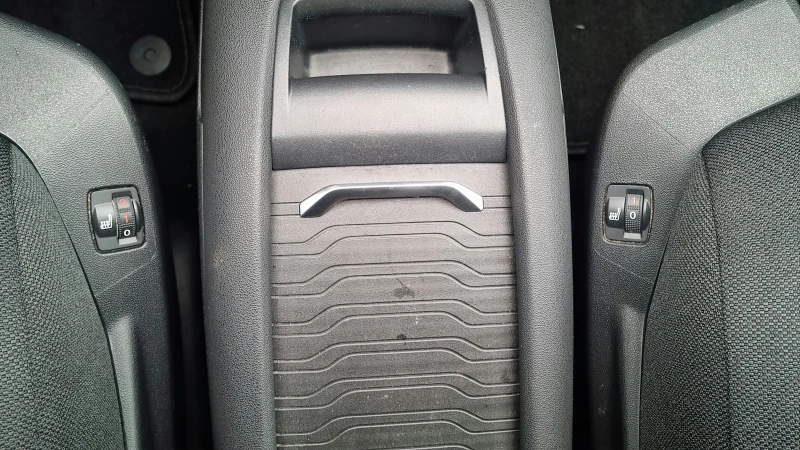 Citroen C4 Picasso LED/NAVI/КАМЕРА/СЕРВИЗНА ИСТОРИЯ , снимка 10 - Автомобили и джипове - 53247759