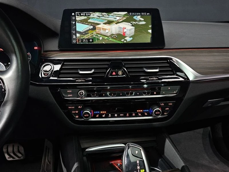BMW 530 530I Luxury Plus, снимка 13 - Автомобили и джипове - 55505377