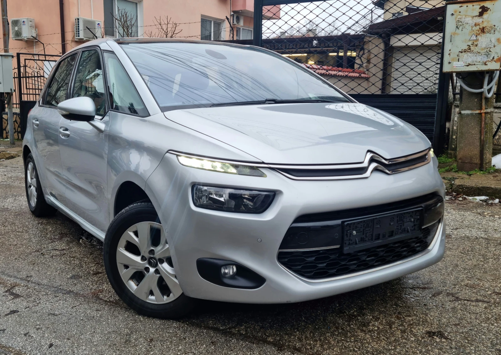 Citroen C4 Picasso LED/NAVI/КАМЕРА/СЕРВИЗНА ИСТОРИЯ , снимка 1