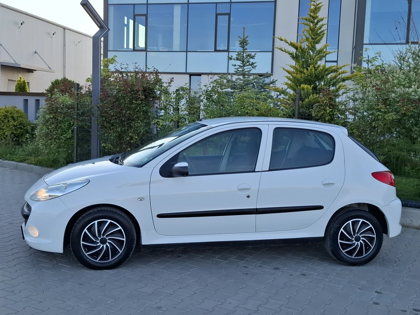 Peugeot 206 + 1.4I* (75кс)* FACELIFT* * 153 000* * HОВ ВНО - изображение 10