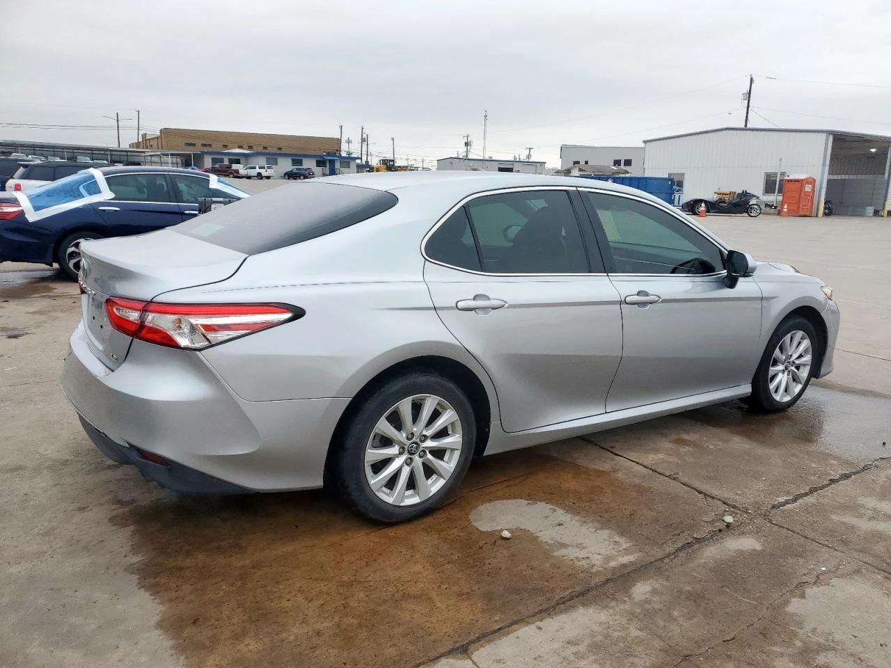 Toyota Camry L - изображение 3