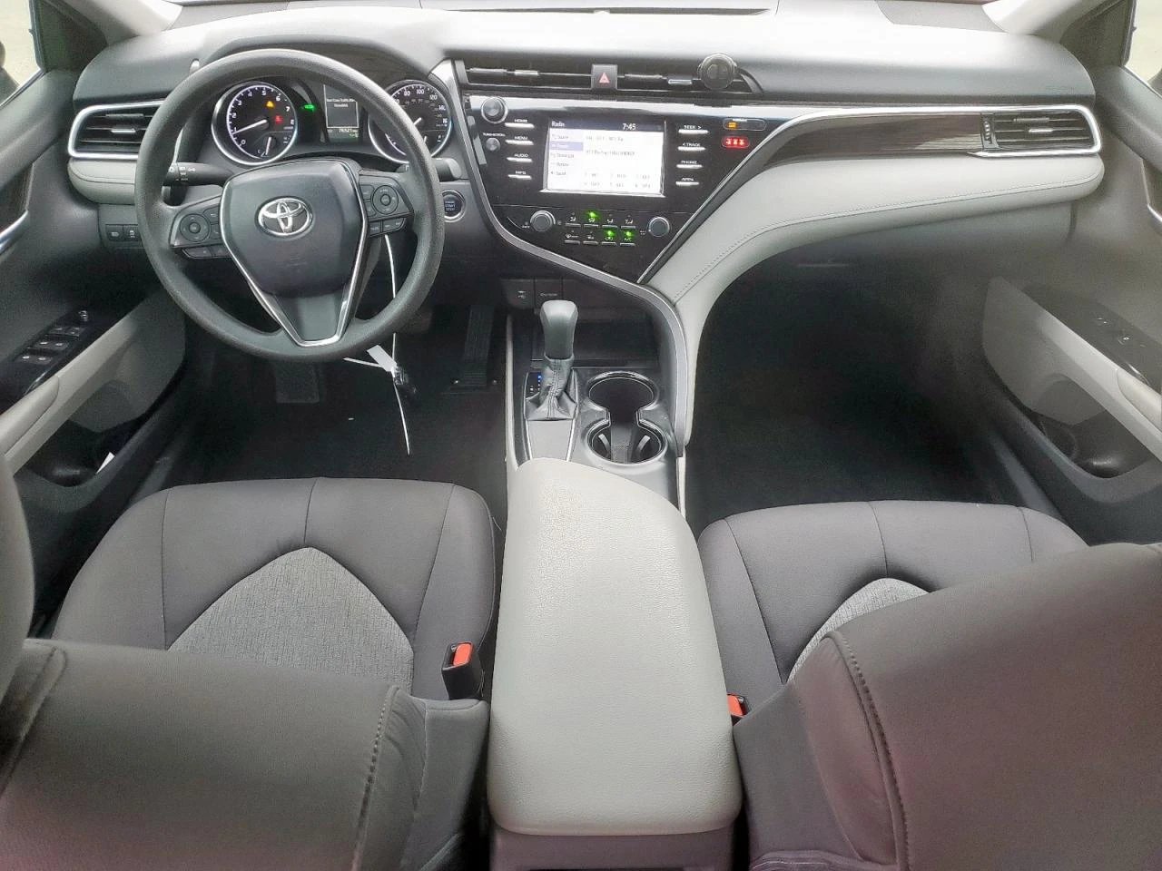 Toyota Camry L - изображение 8