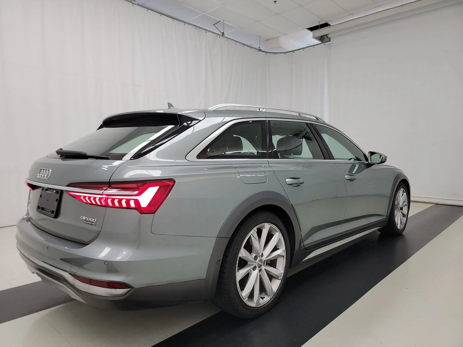 Audi A6 Allroad DISTRONIK* 360* B&O* PANO* DIGITAL* ОБДУХ* FULL MA - изображение 5
