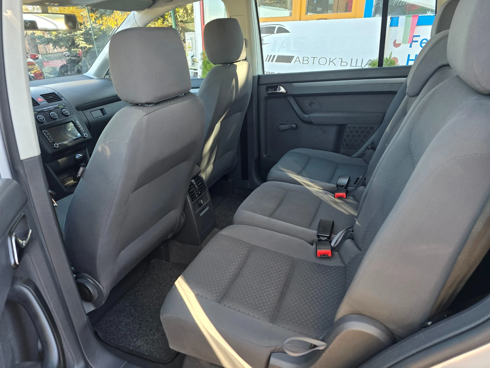 VW Touran 1.9TDi-6skorosti, Navi | Mobile.bg   11