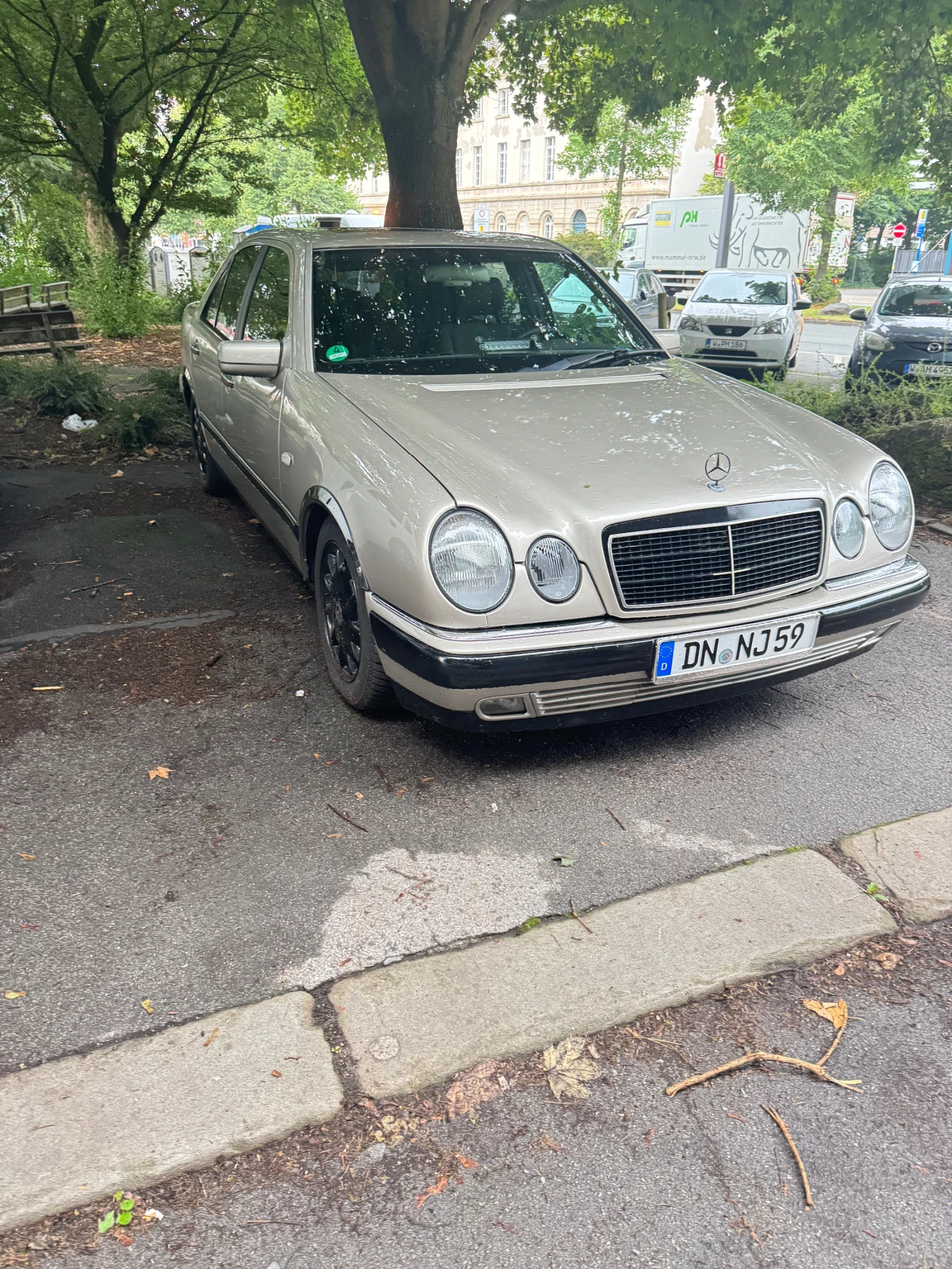 Mercedes-Benz E 230 | Mobile.bg � ����������� 17