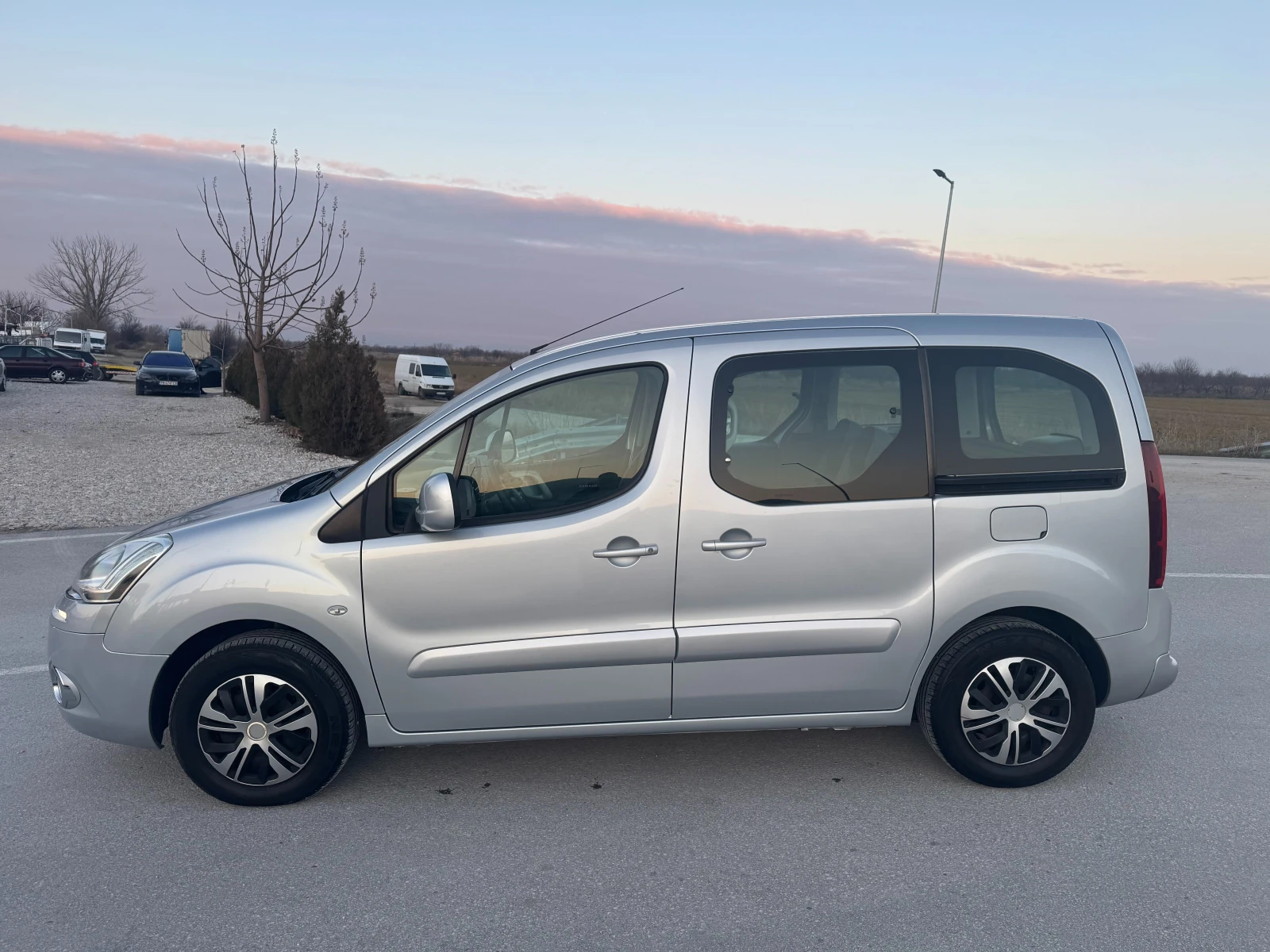 Citroen Berlingo Facelift 1.6HDI 90�.�. Multispace  | Mobile.bg � ����������� 8