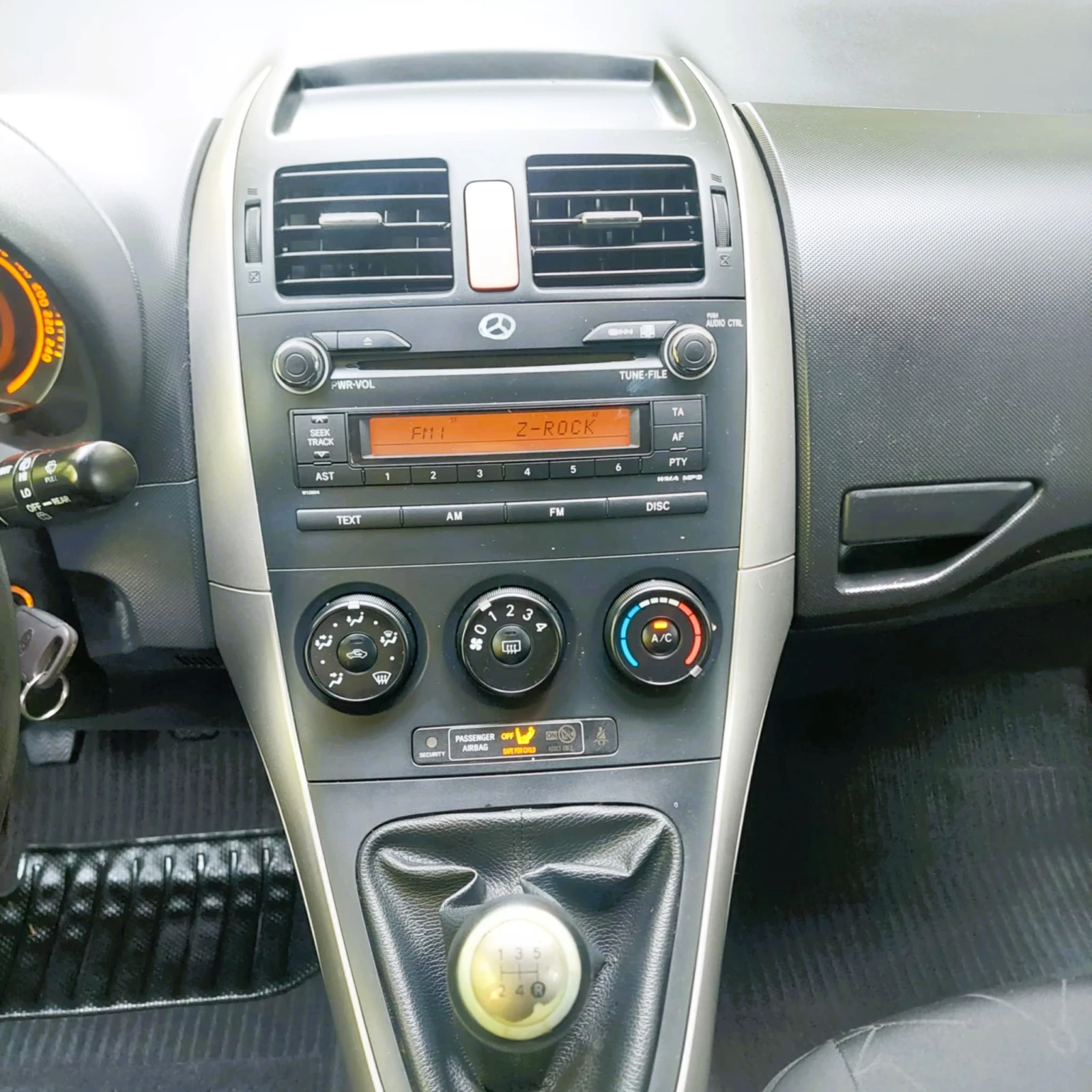 Toyota Auris 1.4.VVT-i Benzin | Mobile.bg � ����������� 9
