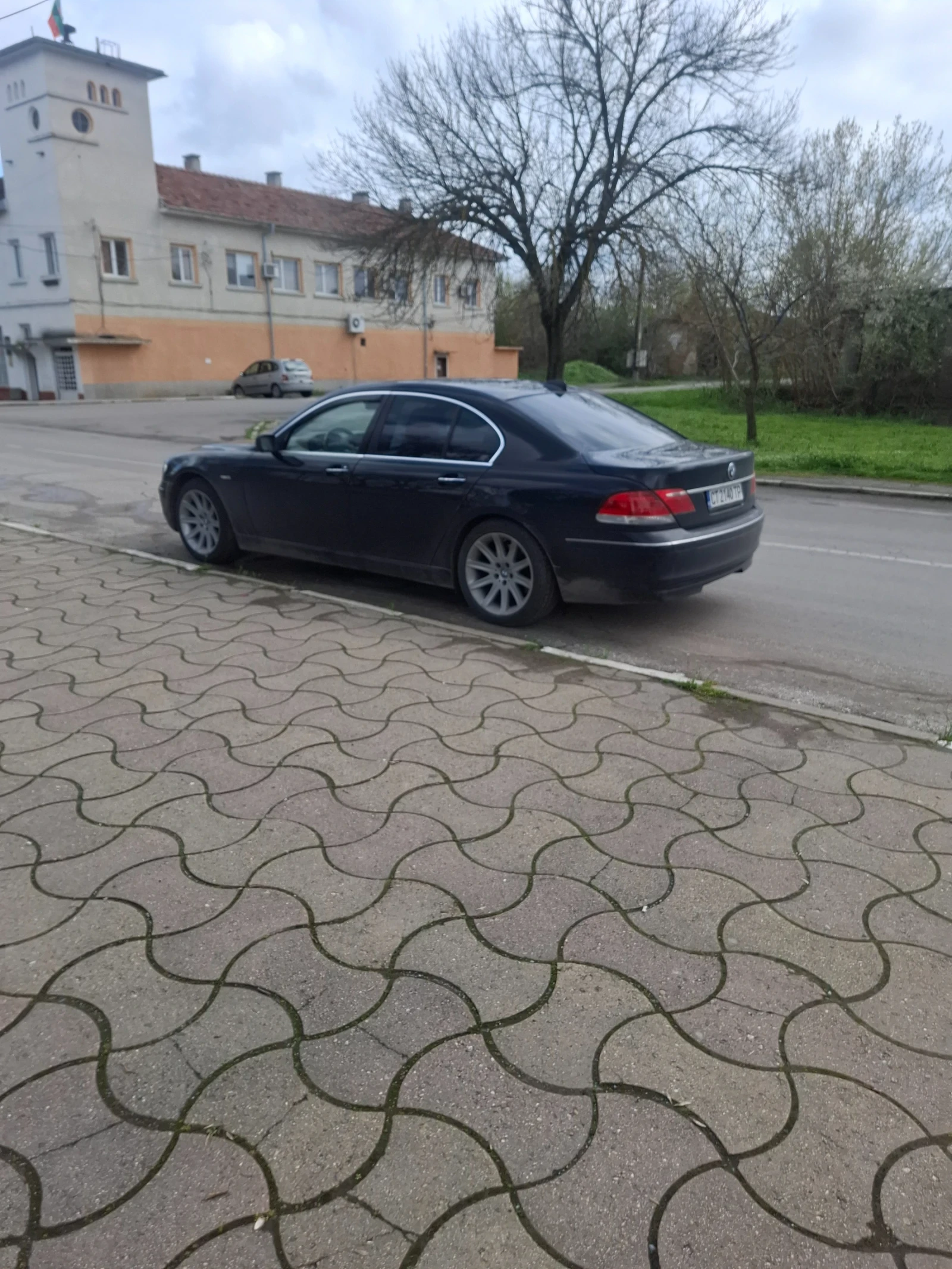 BMW 740