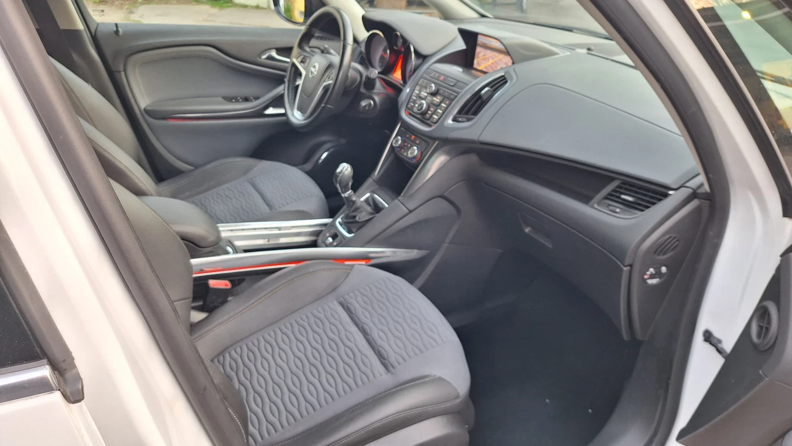 Opel Zafira 2.0 eoflex, 110ps, 6sk., NAVI,  кожа, камера, LINE, снимка 8 - Автомобили и джипове - 54196503