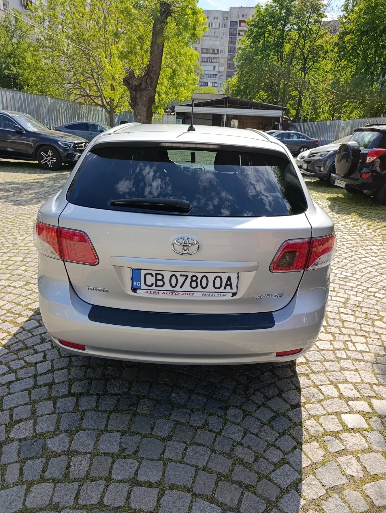 Toyota Avensis 2.2 D, снимка 6 - Автомобили и джипове - 54345275