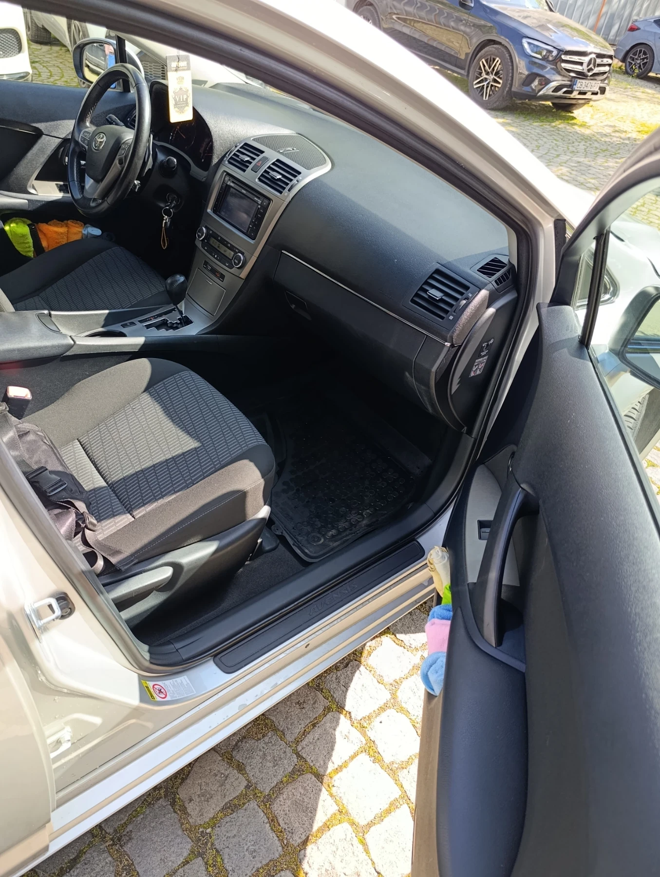 Toyota Avensis 2.2 D, снимка 10 - Автомобили и джипове - 54345275