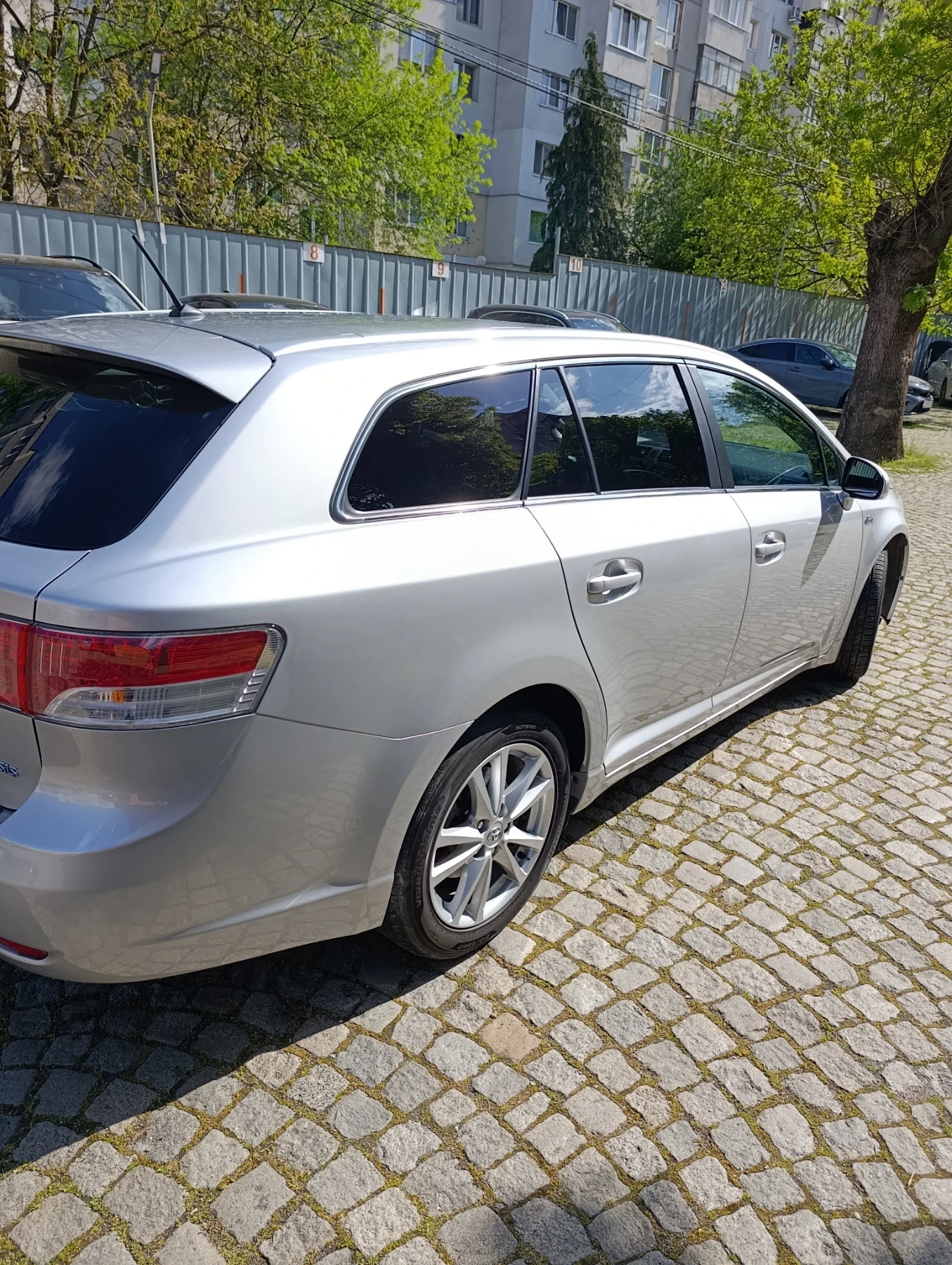 Toyota Avensis 2.2 D, снимка 5 - Автомобили и джипове - 54345275