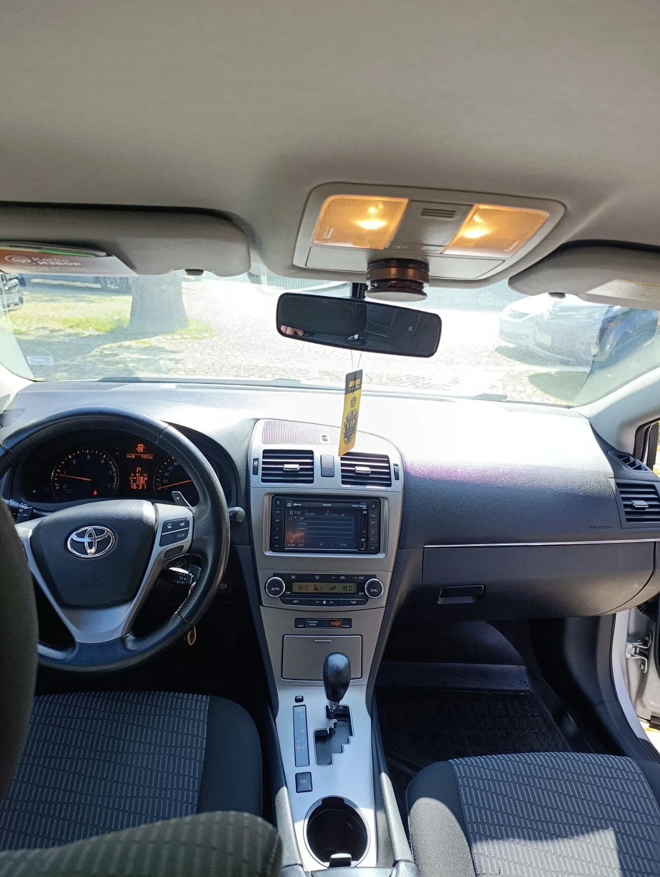 Toyota Avensis 2.2 D, снимка 13 - Автомобили и джипове - 54345275