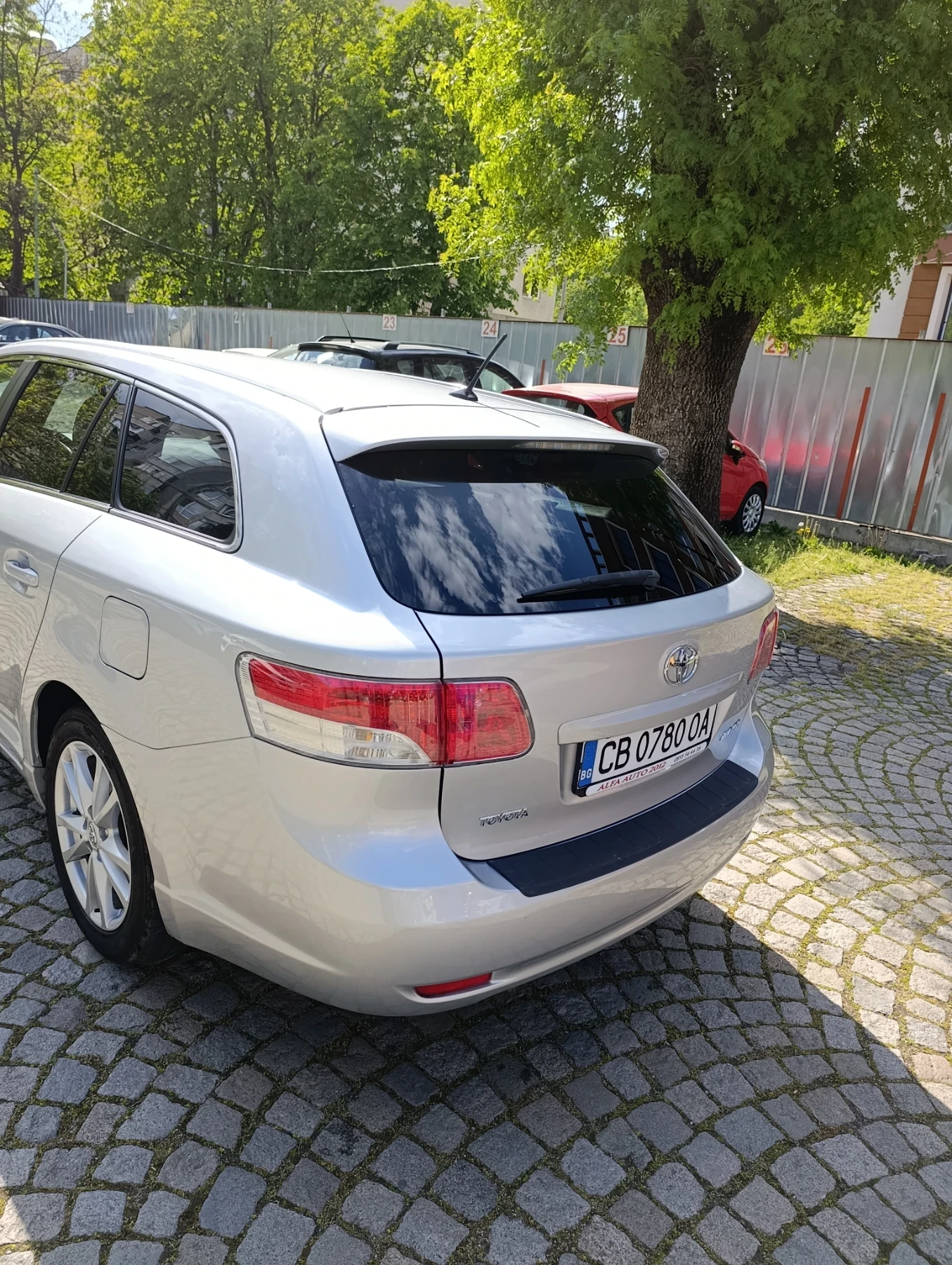 Toyota Avensis 2.2 D, снимка 7 - Автомобили и джипове - 54345275