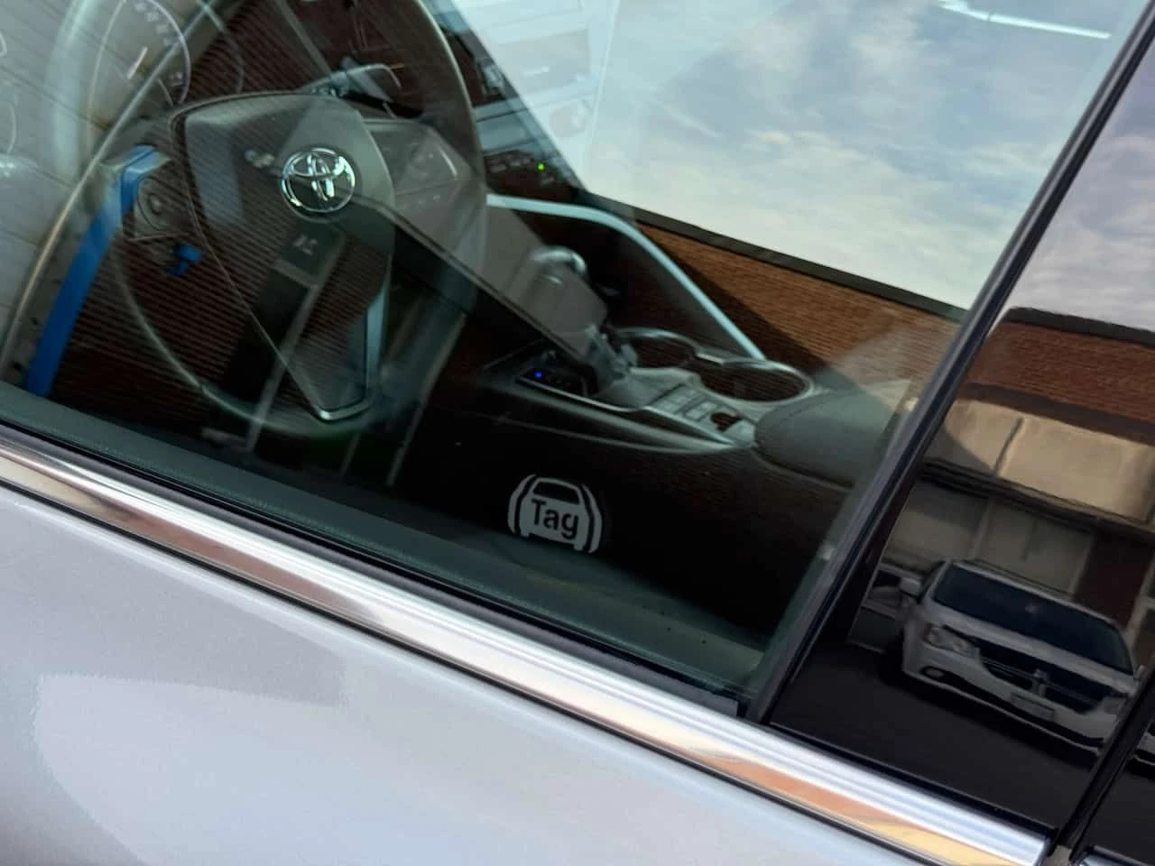Toyota Camry Hybrid XSE  CARFAX, снимка 15 - Автомобили и джипове - 54688140