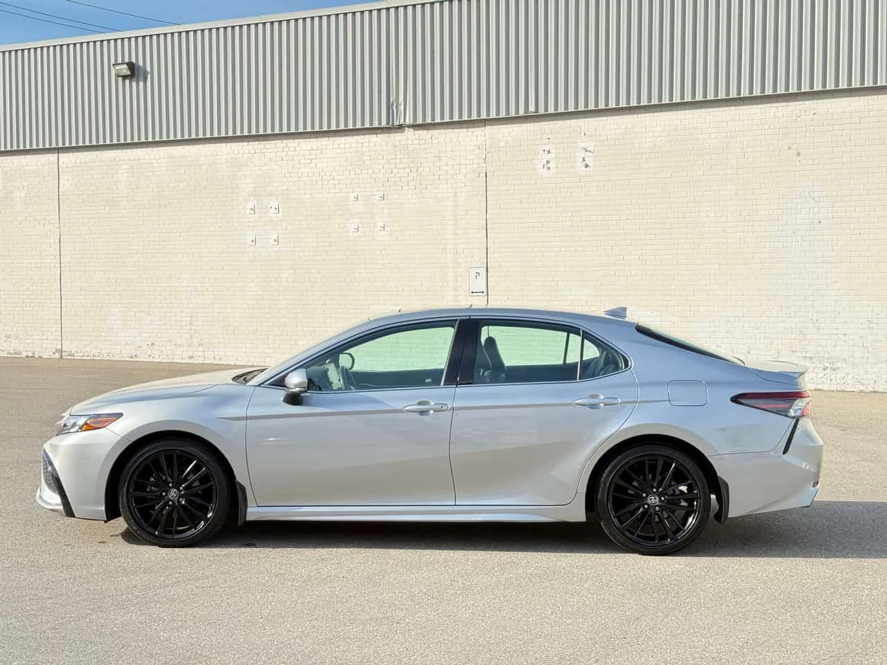 Toyota Camry Hybrid XSE  CARFAX, снимка 2 - Автомобили и джипове - 54688140