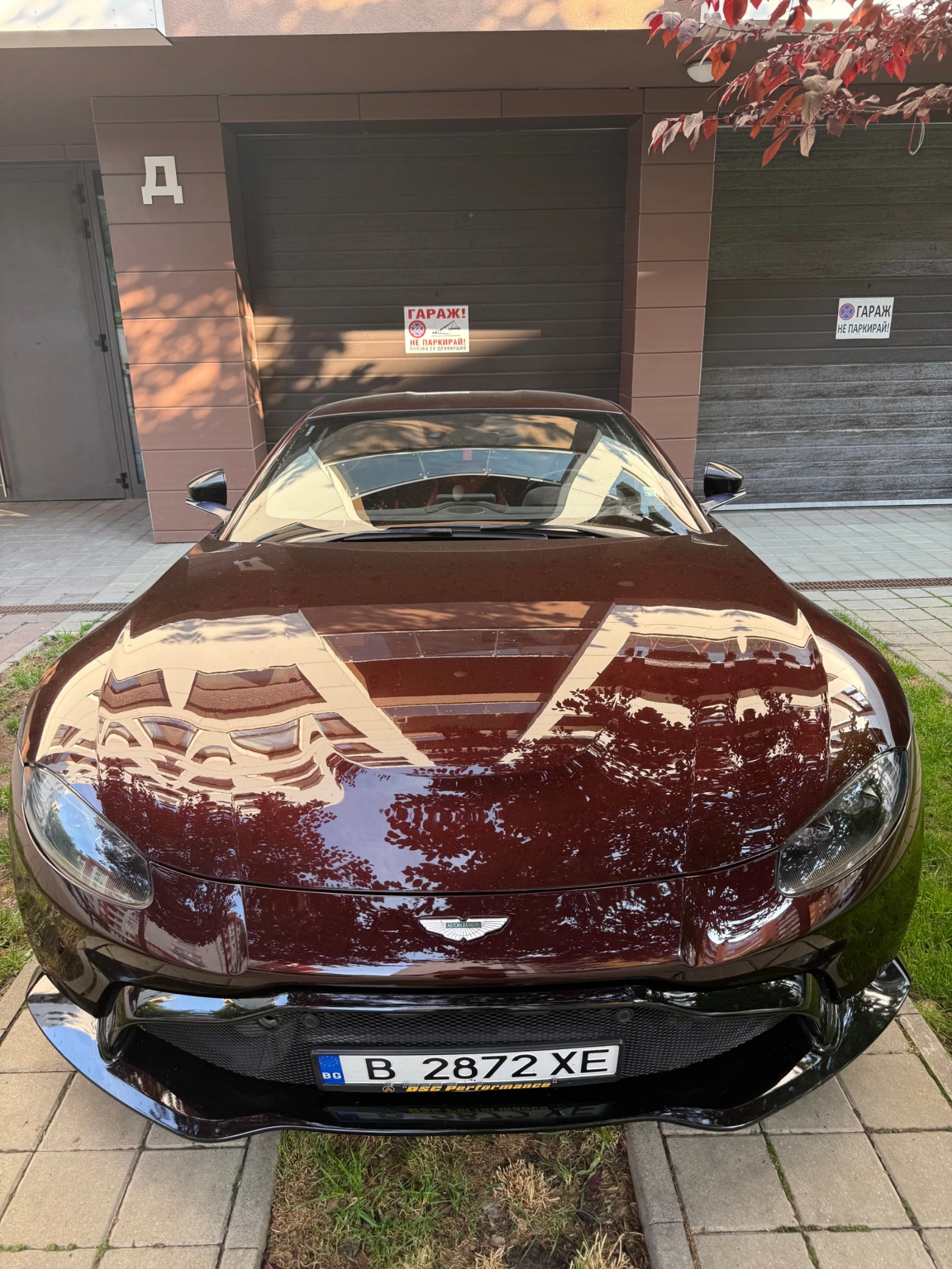 Aston Martin V8 Vantage, снимка 2 - Автомобили и джипове - 54868274