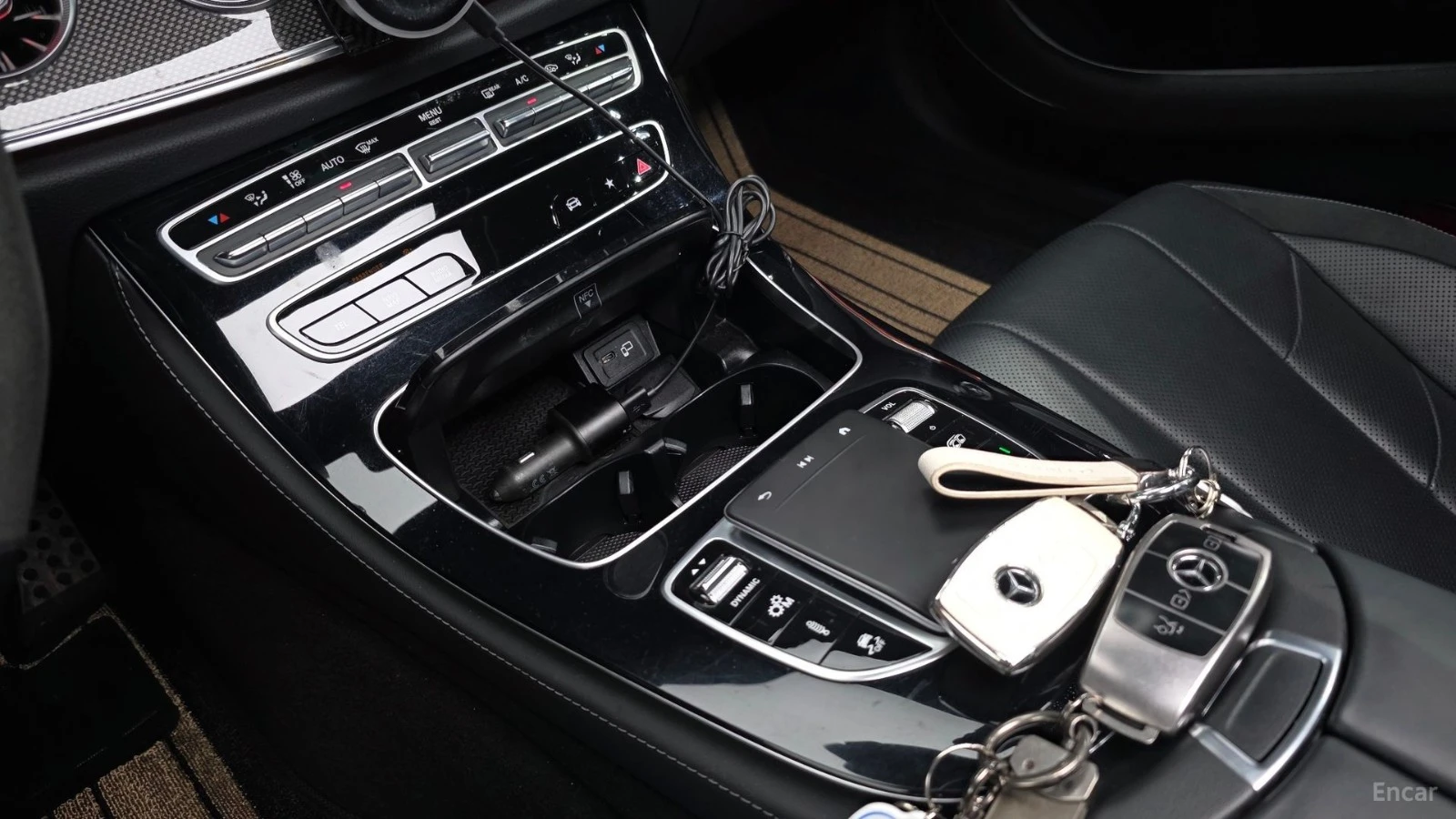 Mercedes-Benz CLS 53 AMG 4MATIC+ * HUD* КОЖА* ОБДУХВ* НАВИ* ПАНО, снимка 17 - Автомобили и джипове - 55479894