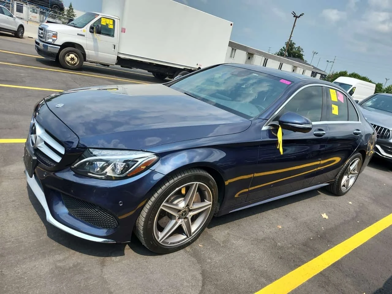 Mercedes-Benz C 300 AMG Line * 4MATIC * LED * CARFAX * , снимка 2 - Автомобили и джипове - 55516986