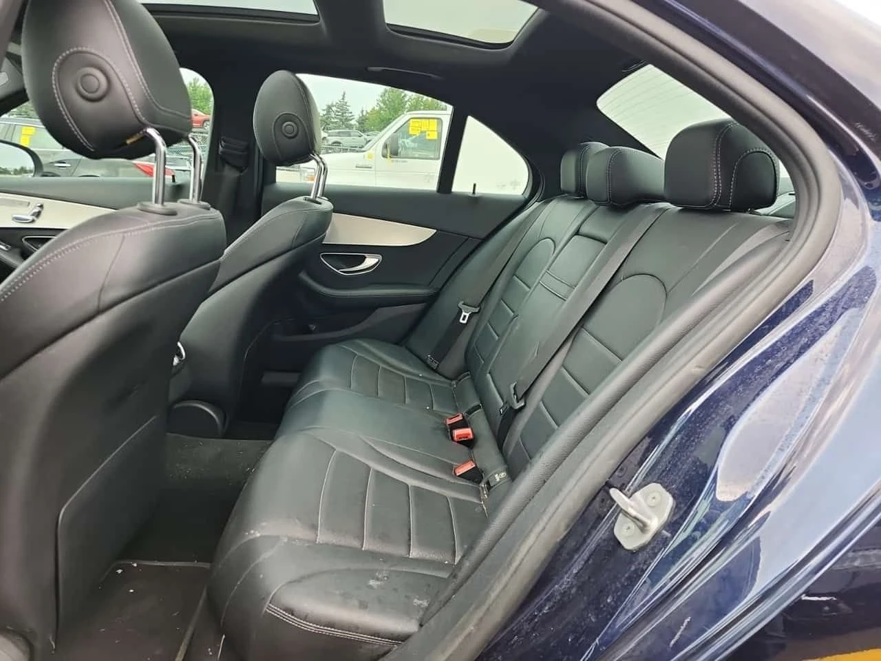 Mercedes-Benz C 300 AMG Line * 4MATIC * LED * CARFAX * , снимка 8 - Автомобили и джипове - 55516986