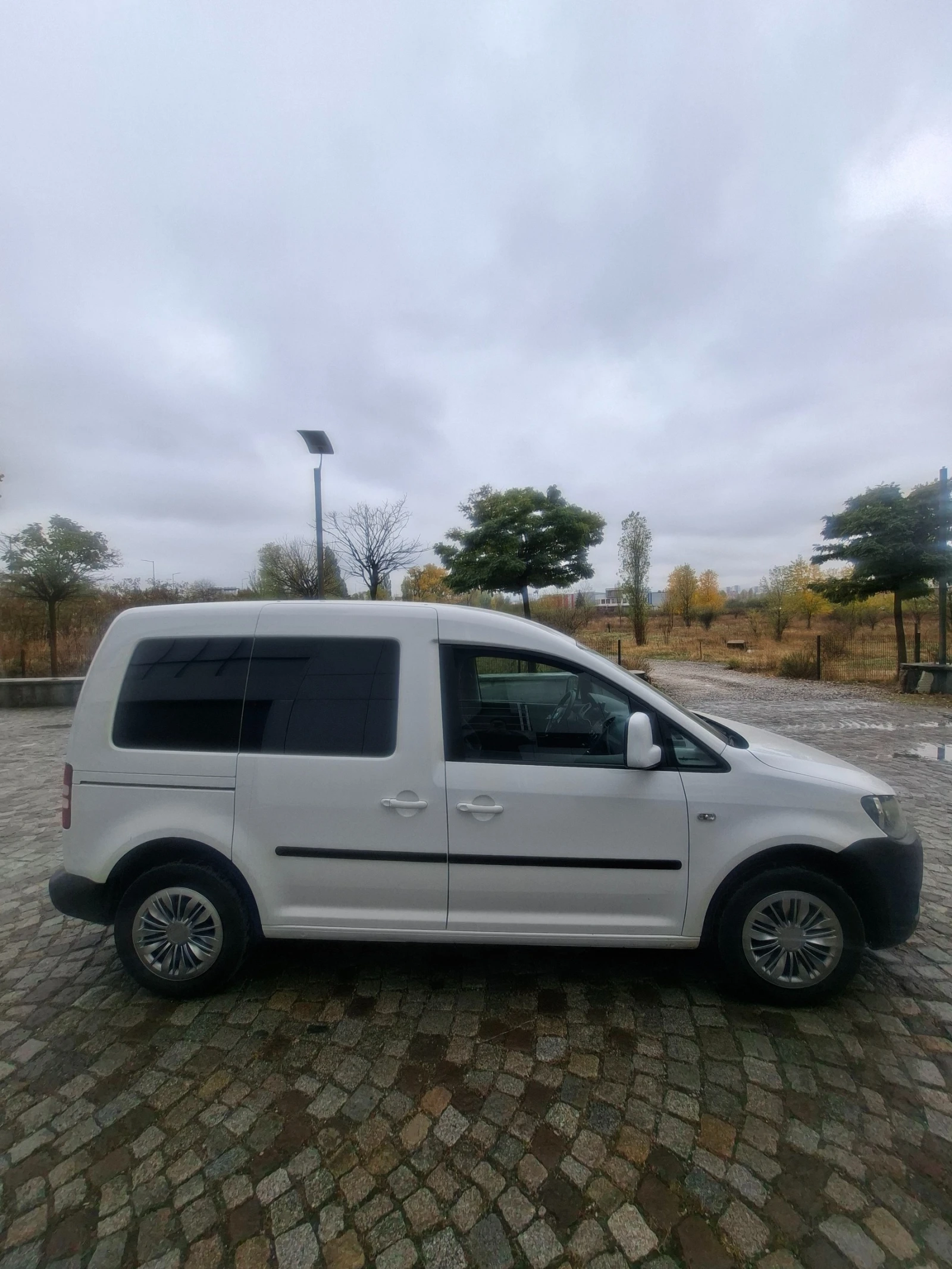 VW Caddy Passenger van , снимка 2 - Автомобили и джипове - 56737619