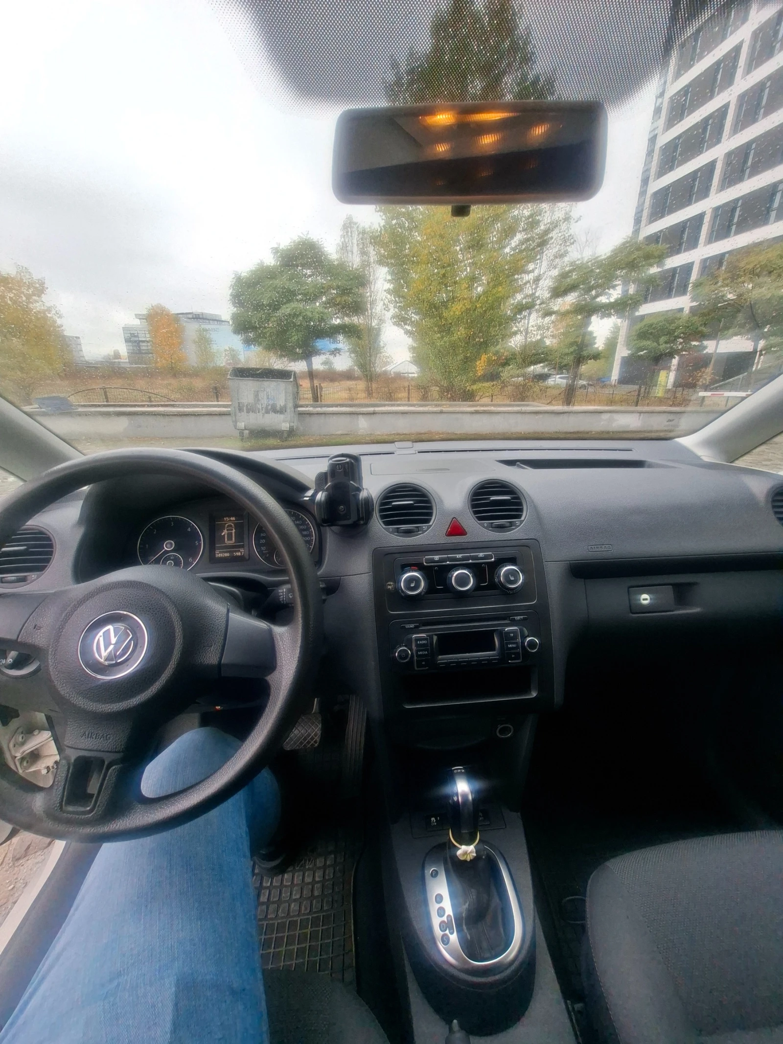 VW Caddy Passenger van , снимка 9 - Автомобили и джипове - 56737619