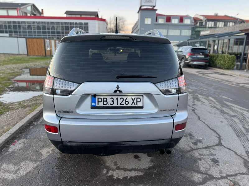 Mitsubishi Outlander 2.0 ДИД, снимка 7 - Автомобили и джипове - 48494480