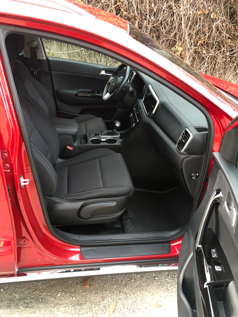 Kia Sportage, снимка 9 - Автомобили и джипове - 50638996
