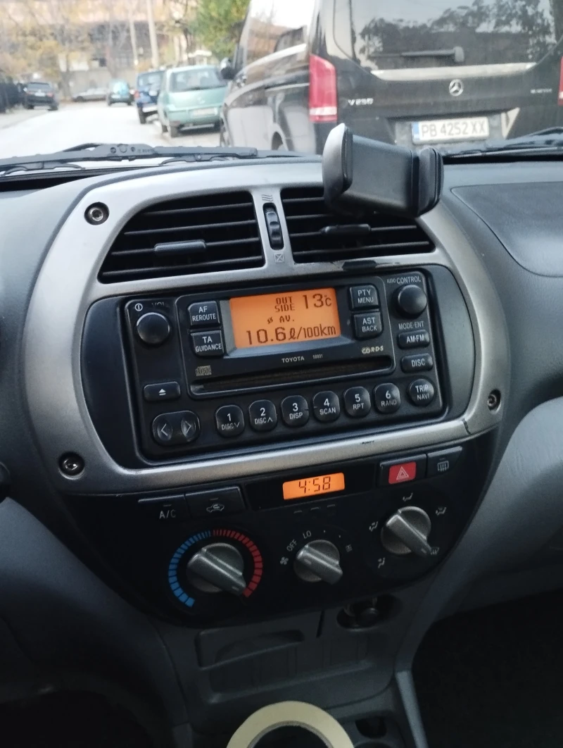 Toyota Rav4, снимка 8 - Автомобили и джипове - 52505670