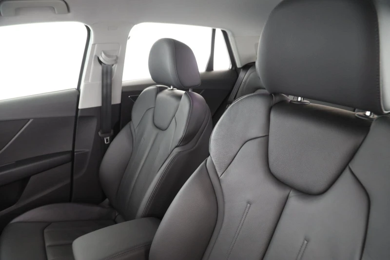 Audi Q2 40TFSI* QUATTRO* LED* DISTR* KEYLESS* , снимка 13 - Автомобили и джипове - 52708844