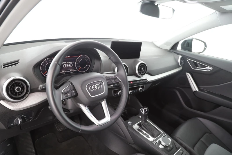 Audi Q2 40TFSI* QUATTRO* LED* DISTR* KEYLESS* , снимка 8 - Автомобили и джипове - 52708844