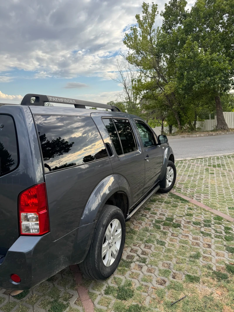 Nissan Pathfinder Джип, снимка 6 - Автомобили и джипове - 53333884