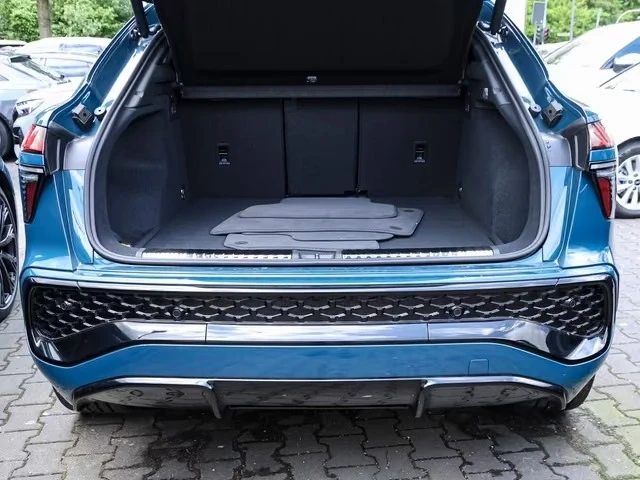 Audi Q3 Sportback TFSI QUATTRO * NEW 2026* S-LINE PANORAMA MATRIX , снимка 14 - Автомобили и джипове - 56120215